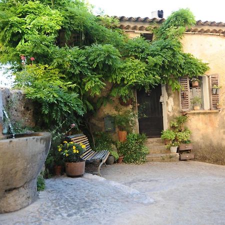 Appartement Dans Le Ciel Tourtour Exterior photo