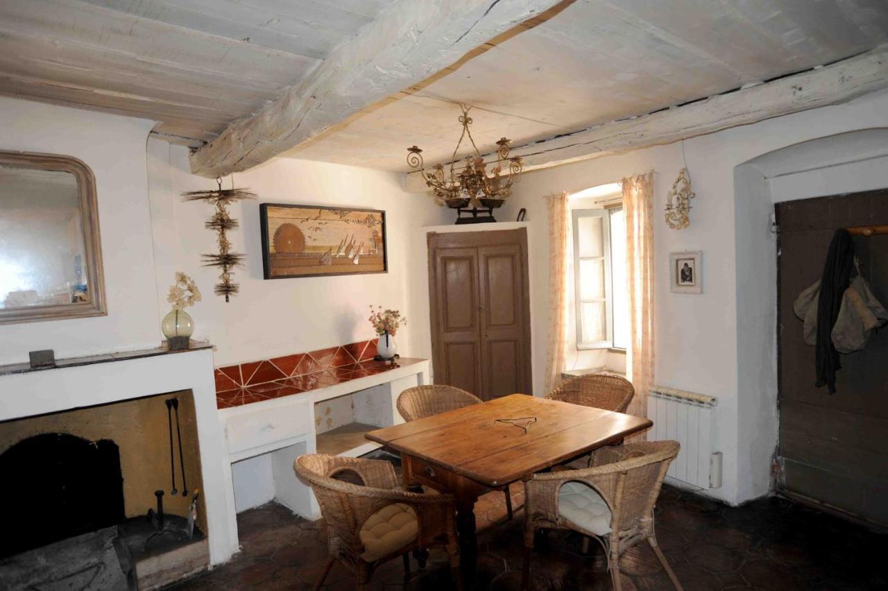 Appartement Dans Le Ciel Tourtour Exterior photo